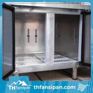 Bên trong tủ đông bàn chặt
